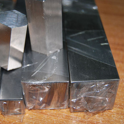 200 300 400 500 600 Serie 303 Bar quadrata in acciaio inossidabile con servizio di punzione 2B BA 2D 2BB n. 3 n. 4 prodotto di finitura superficiale