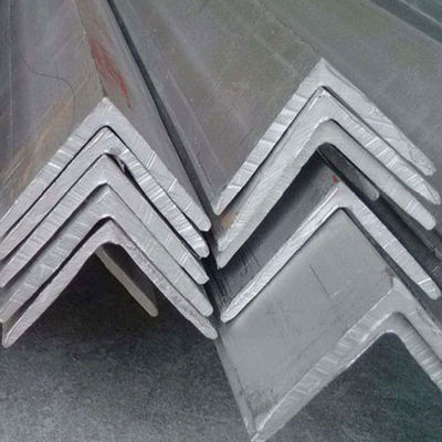 Servizio di lavorazione di angoli di acciaio leggero A572 competitivo con uguale dimensione e piegatura